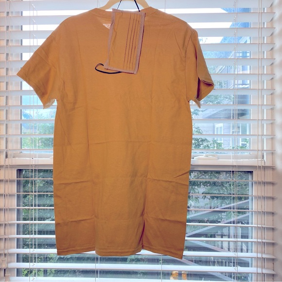 (5/$25‎ SALE ✅) GILDAN Antique Gold 100% Cotton Tees T-Shirt - Picture 4 of 7